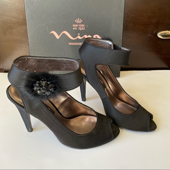 Nina Ricci satin ankle strap Peep toe heels - Picture 10 of 14